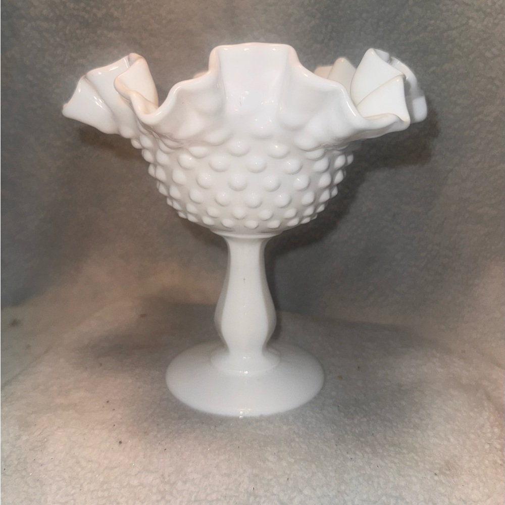 Vtg white milk glass FENTON hob nail dish bowl candy dish with ruffles on top